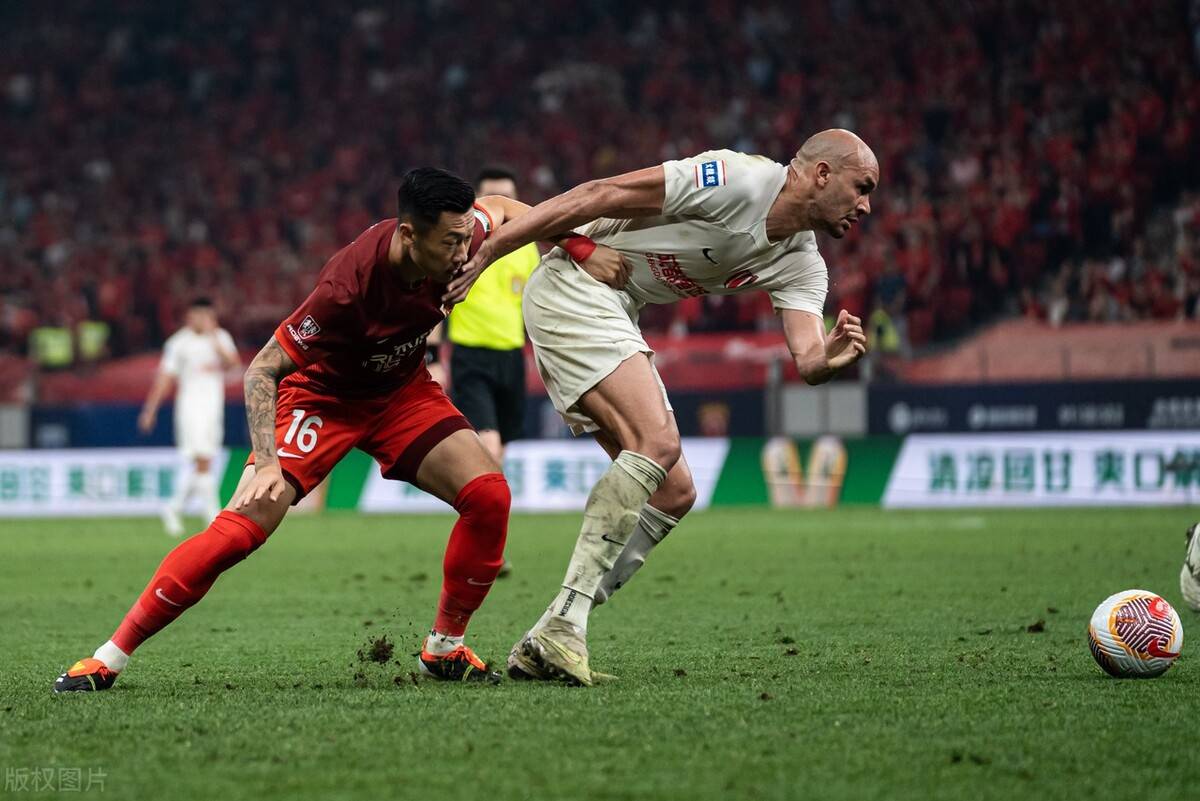 半岛体育在线网站-包含上港外援助攻得手，力挽狂澜的词条