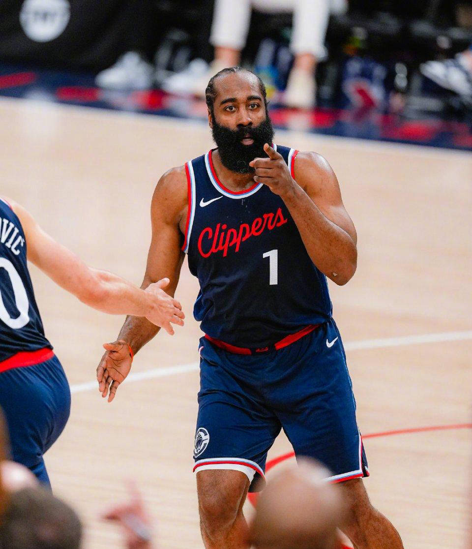 半岛体育官网入口下载-快船逆转小牛，成功将系列赛拖入抢七的简单介绍