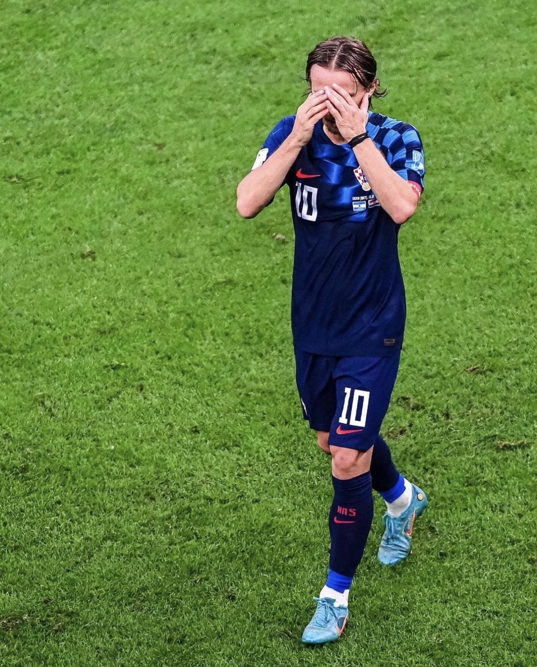 半岛体育app投注-包含里昂遗憾出局，球员情绪低落的词条