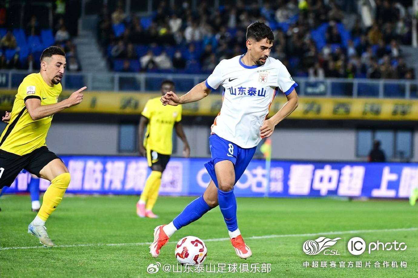 半岛app官网-包含山东队士气高涨，乘胜追击向前推进联赛排名的词条