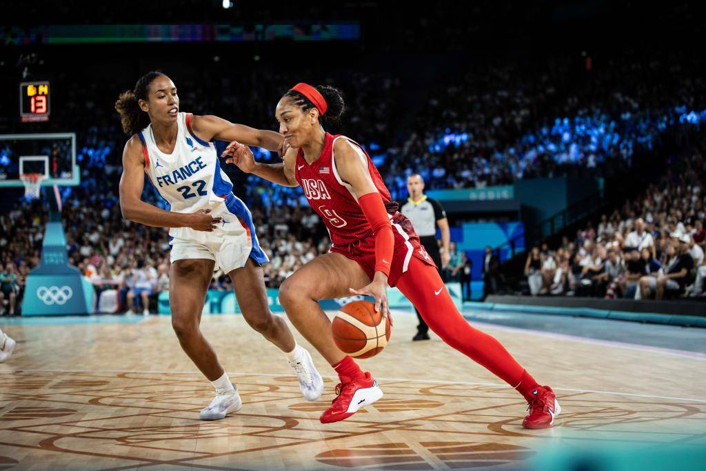 半岛体育足球官网半岛体育app官网-篮球女子单打比赛，美国队胜出