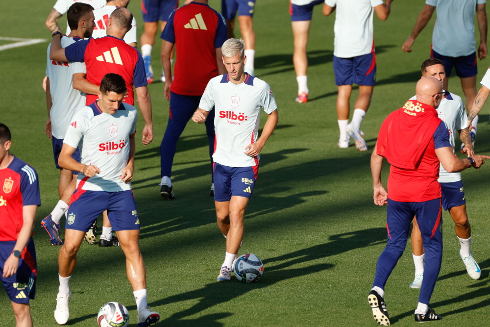 半岛体育平台官网-包含欧国联比赛：欧洲足球传奇之夜的词条