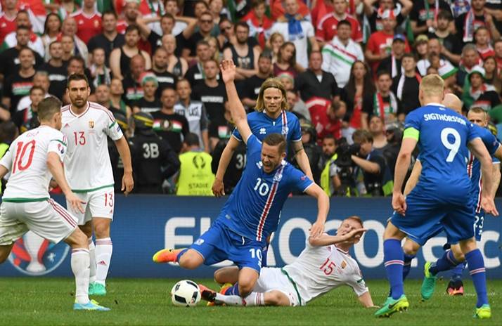 半岛体育app官网-欧预赛胜负难测，战神谁能一雪前耻的简单介绍