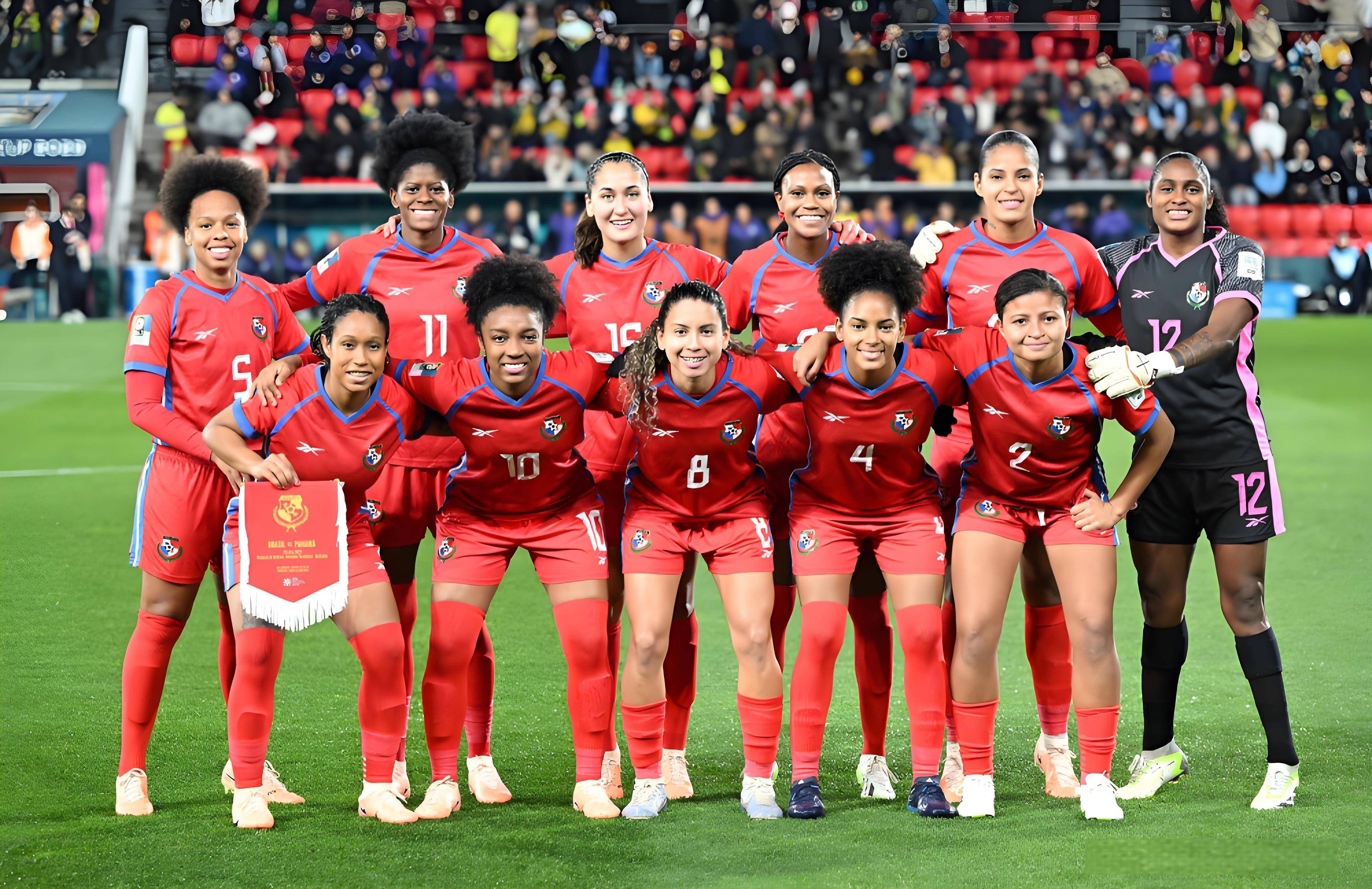 半岛体育在线登录-德国女足队员展现不凡风采夺得冠军