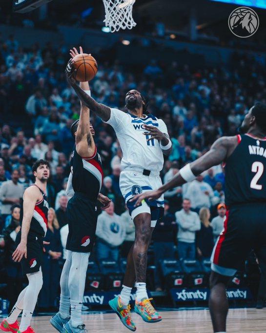 半岛体育官网入口-拓荒者队击败森林狼，英雄们再次胜利